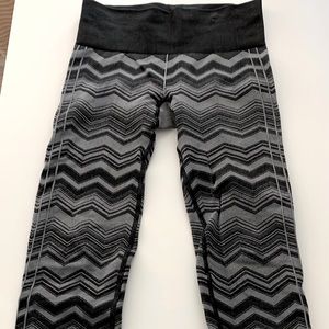 Lululemon leggings size 6